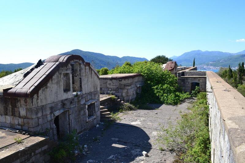 Вилла Glamping Peninsula Lustica Rose Тиват Экстерьер фото